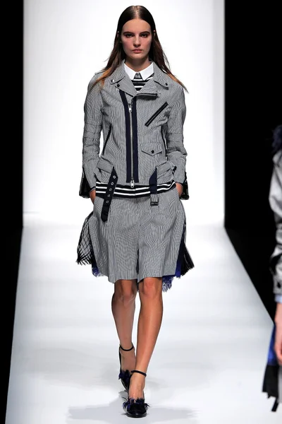 Look 3